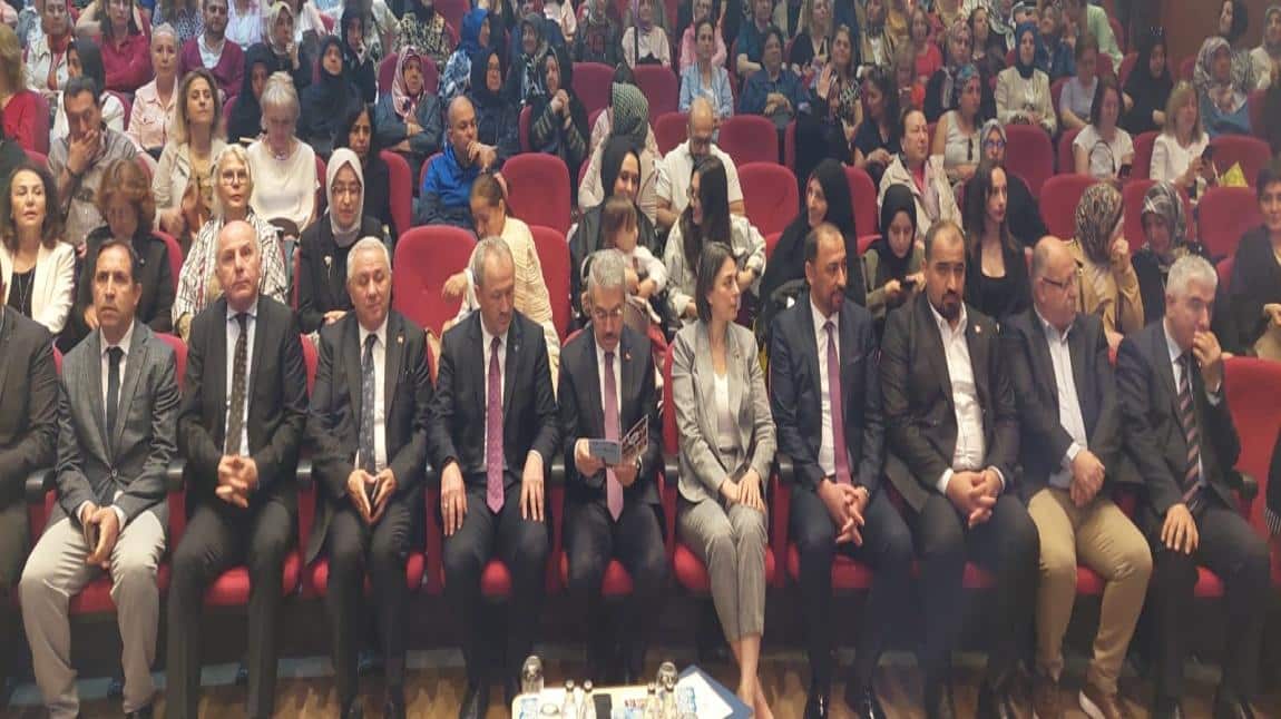 YIL SONU SERGİMİZİN AÇILIŞINA KATILAN SAYIN KAYMAKAMIMIZA, ÜSKÜDAR BELEDİYE BAŞKANIMIZA...